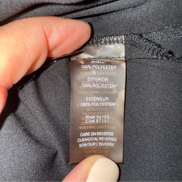 Karl Lagerfeld Sheet Black Sleeveless Blouse with Notched Collar - Picture 9 of 10